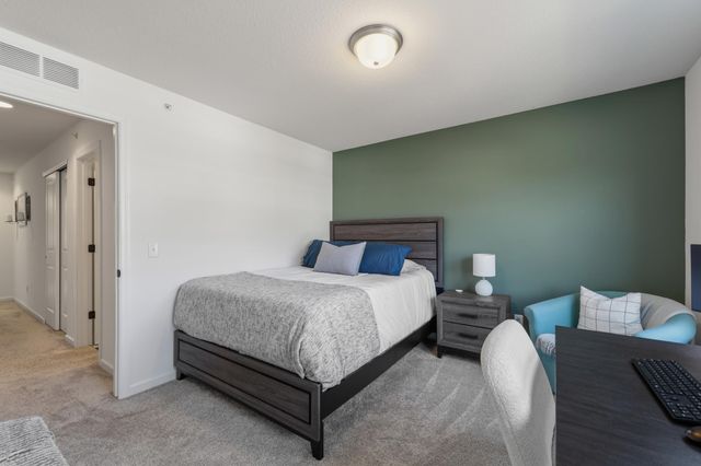 762 Stonegate Road, Chanhassen, MN 55317