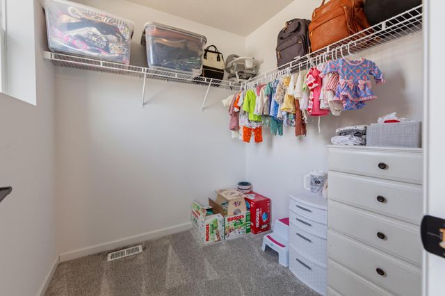 762 Stonegate Road, Chanhassen, MN 55317