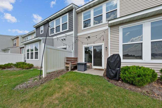 762 Stonegate Road, Chanhassen, MN 55317