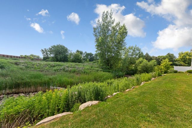 762 Stonegate Road, Chanhassen, MN 55317