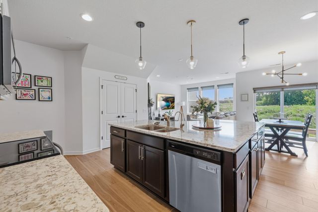 762 Stonegate Road, Chanhassen, MN 55317