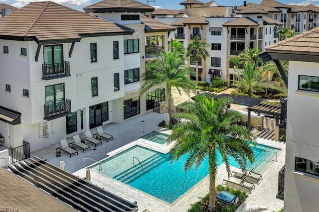 1130 3RD AVE S 512, Naples, FL 34102