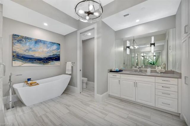 1130 3RD AVE S 512, Naples, FL 34102
