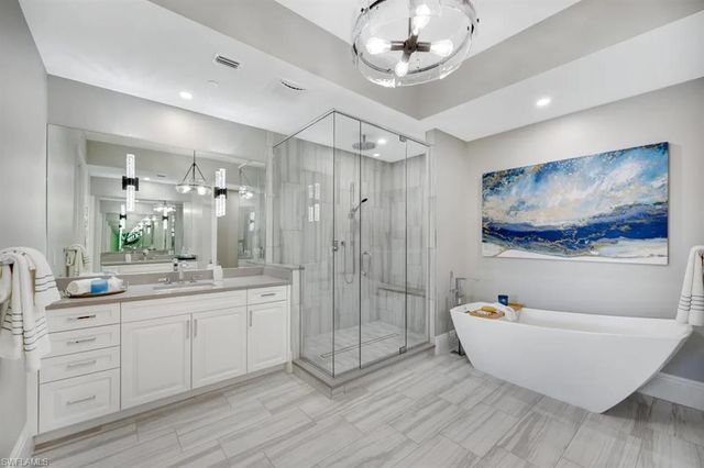 1130 3RD AVE S 512, Naples, FL 34102