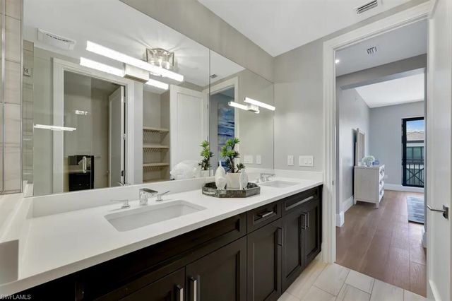 1130 3RD AVE S 512, Naples, FL 34102