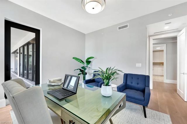 1130 3RD AVE S 512, Naples, FL 34102