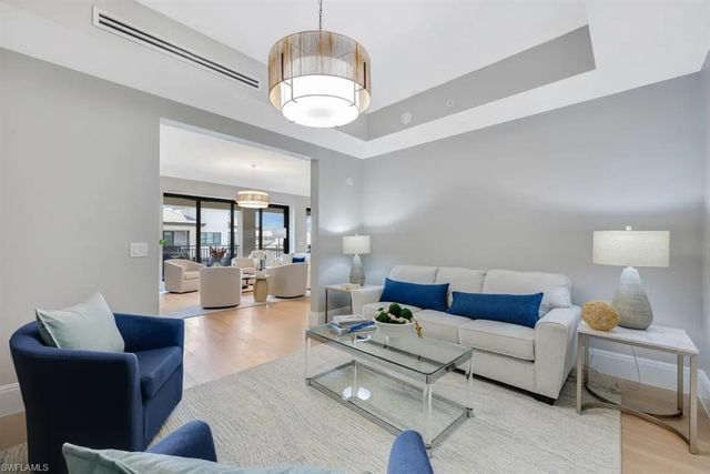 1130 3RD AVE S 512, Naples, FL 34102