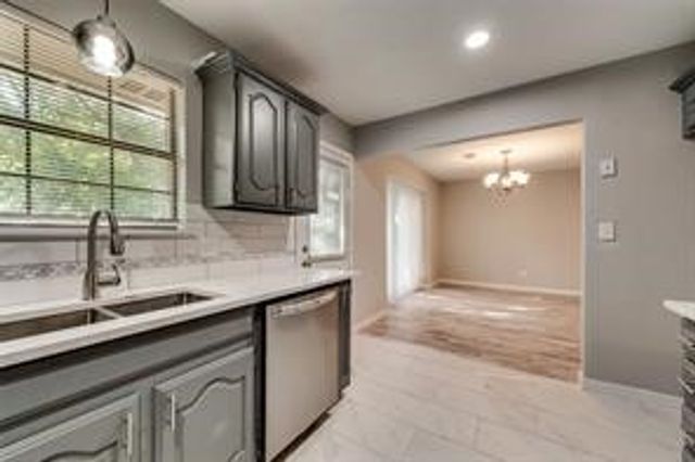 612 Renee Lane, Desoto, TX 75115