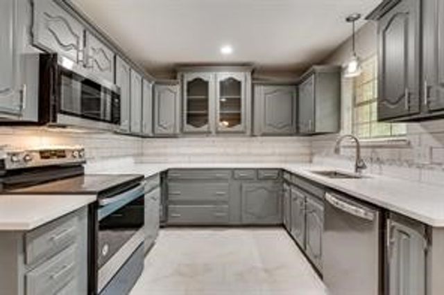 612 Renee Lane, Desoto, TX 75115