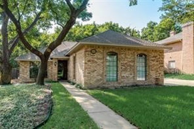 612 Renee Lane, Desoto, TX 75115