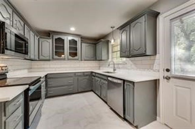 612 Renee Lane, Desoto, TX 75115