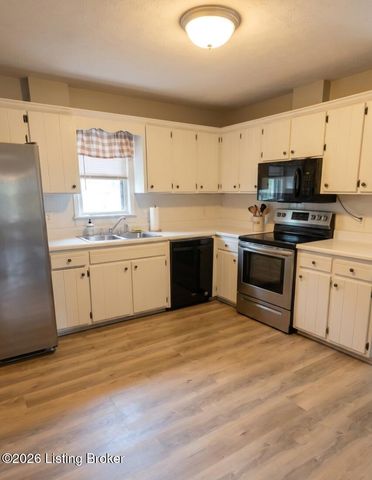 202 Saint Thomas Ct, Bardstown, KY 40004