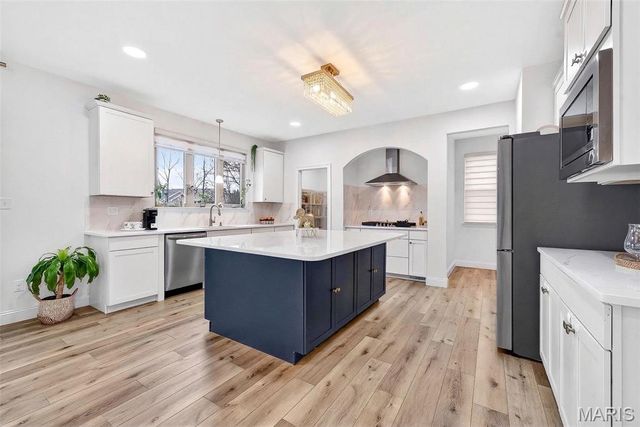 209 Haver Hill Drive, Lake St Louis, MO 63367