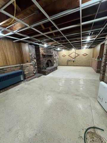 1807 Oakland Avenue, Crest Hill, IL 60403