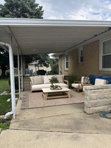 1807 Oakland Avenue, Crest Hill, IL 60403