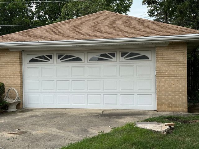 1807 Oakland Avenue, Crest Hill, IL 60403