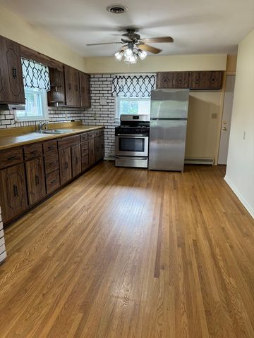 1807 Oakland Avenue, Crest Hill, IL 60403