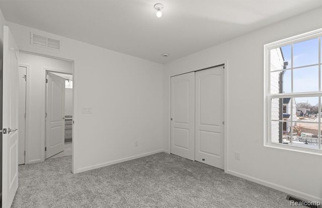 5684 Corgi Drive, Ann Arbor, MI 48108