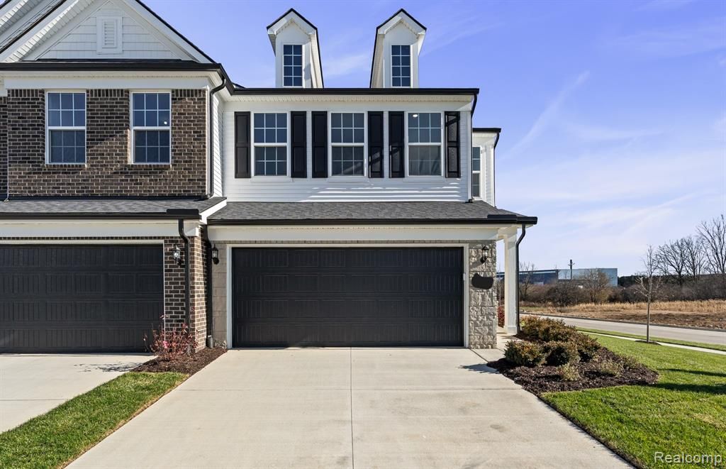 5684 Corgi Drive, Ann Arbor, MI 48108