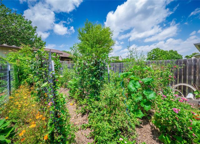 105 Dogwood DR, Georgetown, TX 78626