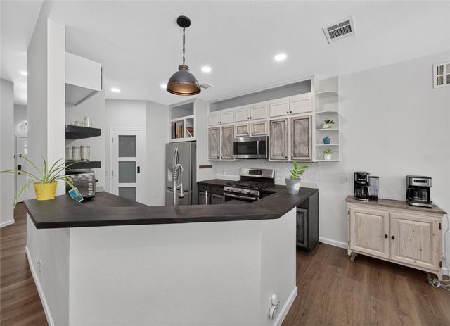 105 Dogwood DR, Georgetown, TX 78626
