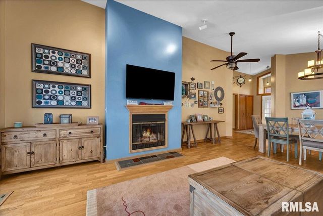 163 BRIARWOOD Place, Dahinda, IL 61428