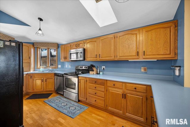 163 BRIARWOOD Place, Dahinda, IL 61428