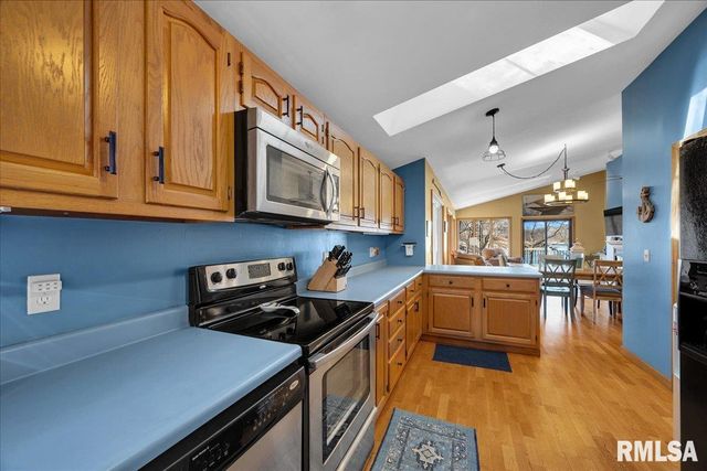 163 BRIARWOOD Place, Dahinda, IL 61428