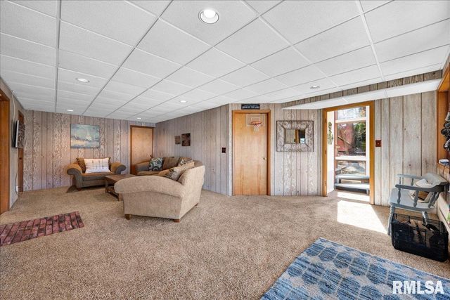 163 BRIARWOOD Place, Dahinda, IL 61428