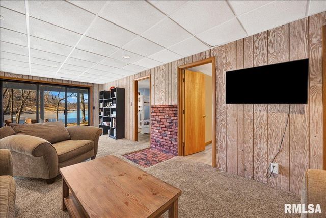 163 BRIARWOOD Place, Dahinda, IL 61428