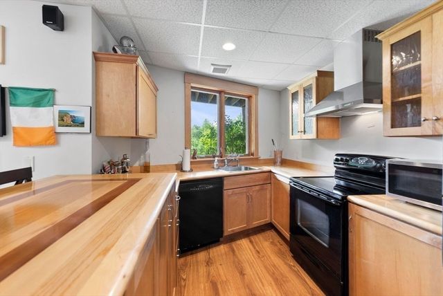12 Old Bay Road, Belchertown, MA 01007