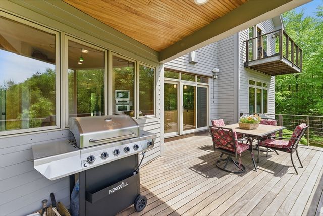 12 Old Bay Road, Belchertown, MA 01007