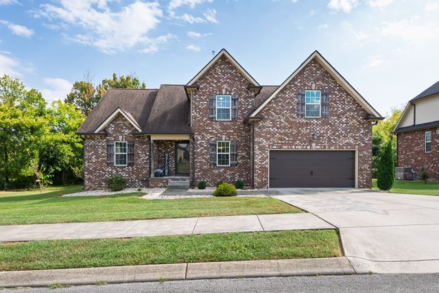 202 Hickory Pointe Dr, Lebanon, TN 37087