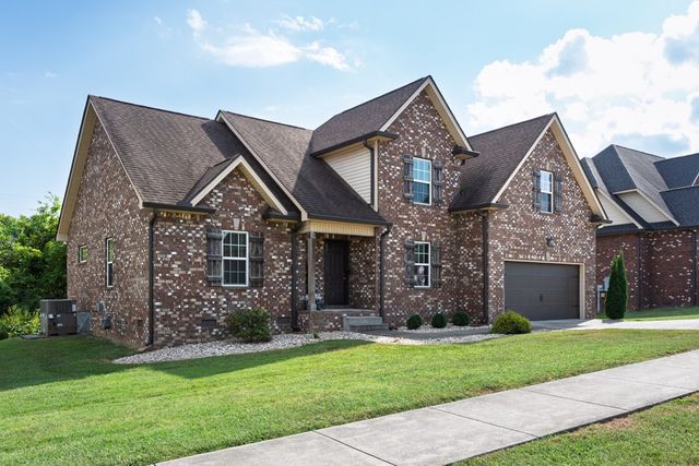 202 Hickory Pointe Dr, Lebanon, TN 37087