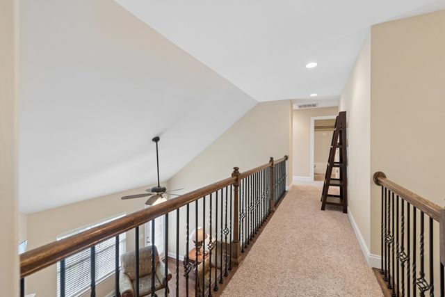 202 Hickory Pointe Dr, Lebanon, TN 37087