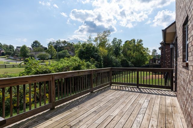 202 Hickory Pointe Dr, Lebanon, TN 37087