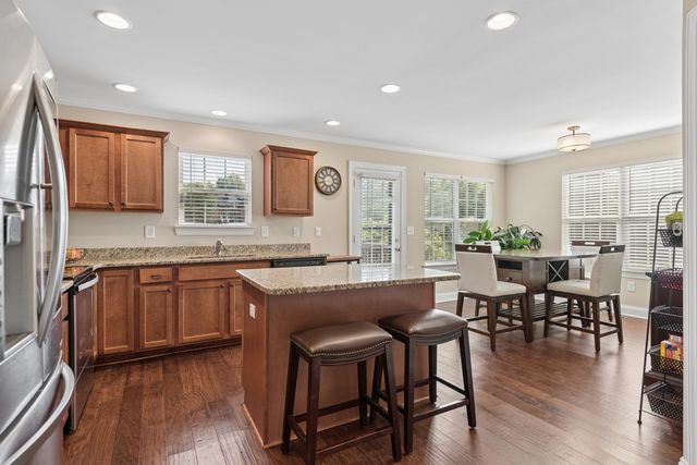 202 Hickory Pointe Dr, Lebanon, TN 37087