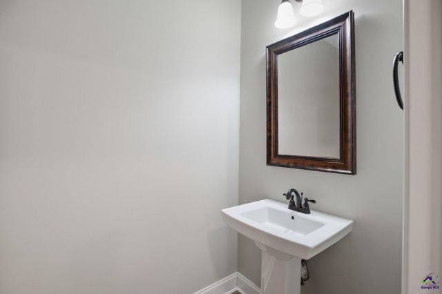 468 Nandina Court, Warner Robins, GA 31088