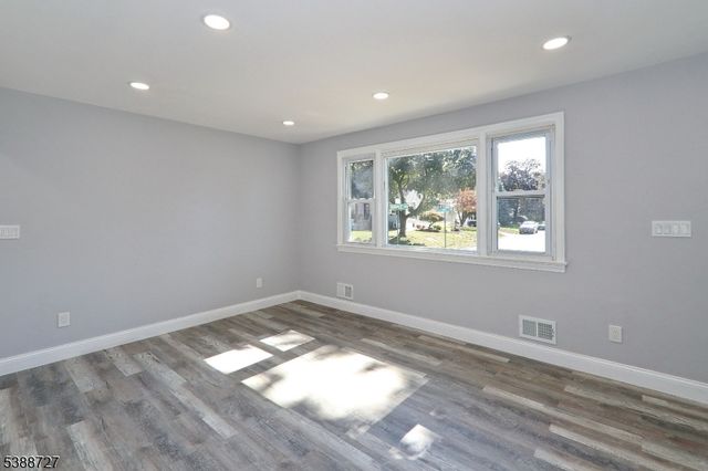 2715 Maple Ave, South Plainfield Boro, NJ 07080