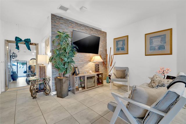 11235 SW 249th St, Homestead, FL 33032