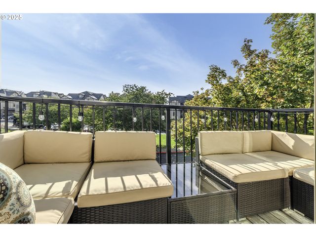 7959 Ne ROCKNE Way, Hillsboro, OR 97006