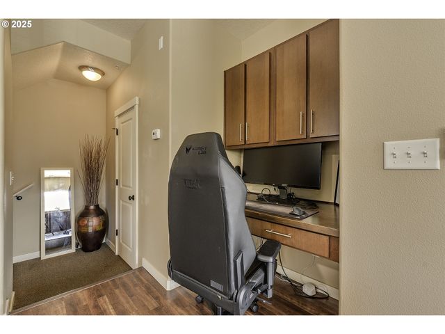 7959 Ne ROCKNE Way, Hillsboro, OR 97006