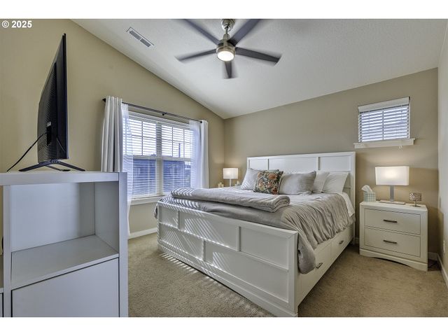 7959 Ne ROCKNE Way, Hillsboro, OR 97006