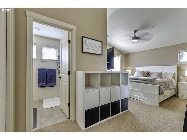 7959 Ne ROCKNE Way, Hillsboro, OR 97006