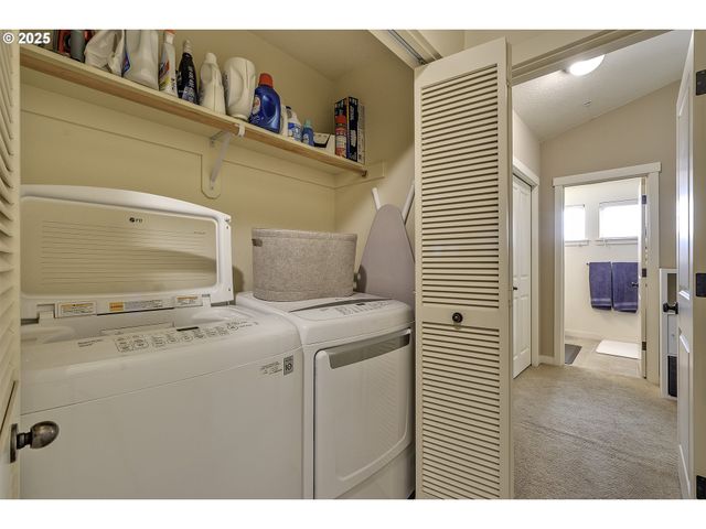 7959 Ne ROCKNE Way, Hillsboro, OR 97006