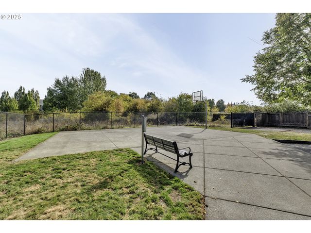 7959 Ne ROCKNE Way, Hillsboro, OR 97006