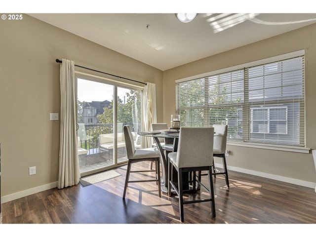 7959 Ne ROCKNE Way, Hillsboro, OR 97006