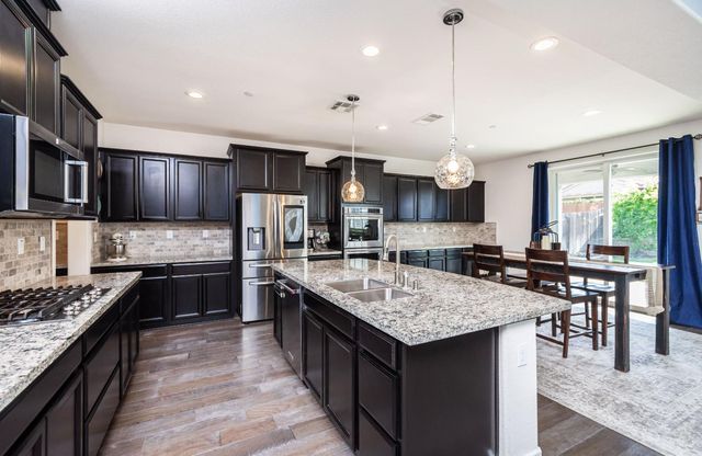 566 Verona Cir, Lincoln, CA 95648