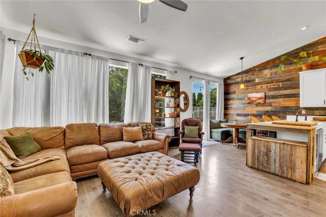 903 Sarazen Street, Hemet, CA 92543