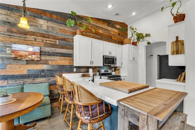 903 Sarazen Street, Hemet, CA 92543